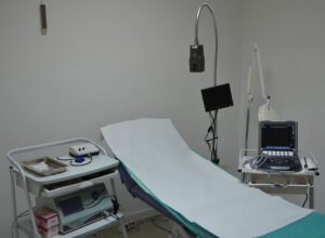 Tratamiento de Varices en Madrid. Centro de Estudios Vasculares. Tratamiento de Arañas Vasculares. Adhesivo Para Varices.