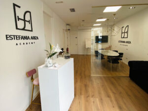 Estefania Ariza - Microblading y Micropigmentación en Madrid