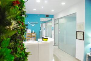Clínica Dental Alós Cortés Blanqueamiento dental, Implantes dentales, Ortodoncia en Madrid
