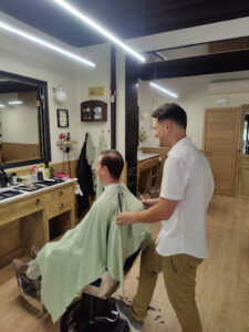 Peluquería y Barberia AMANIEL MADRID