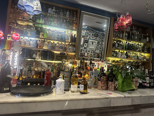 La Pasa Bar Gin