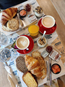MÜR Café