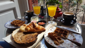 MÜR Café