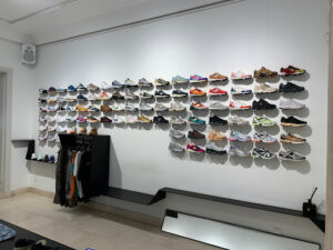 Nigra Mercato Tienda de Zapatillas, Ropa, Complementos y Accesorios en Madrid