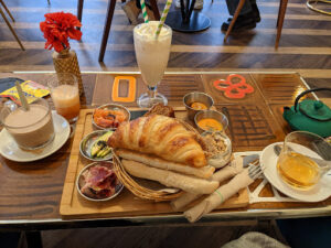 Lolina Vintage Café