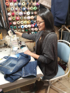 PUNTADAS ARREGLOS DE ROPA, COSTURAS, BAJOS.TINTORERÍA, VESTIDOS BAJOS