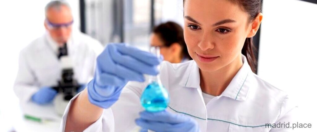 9 mejores escuelas para trabajar en la industria farmacéutica de España